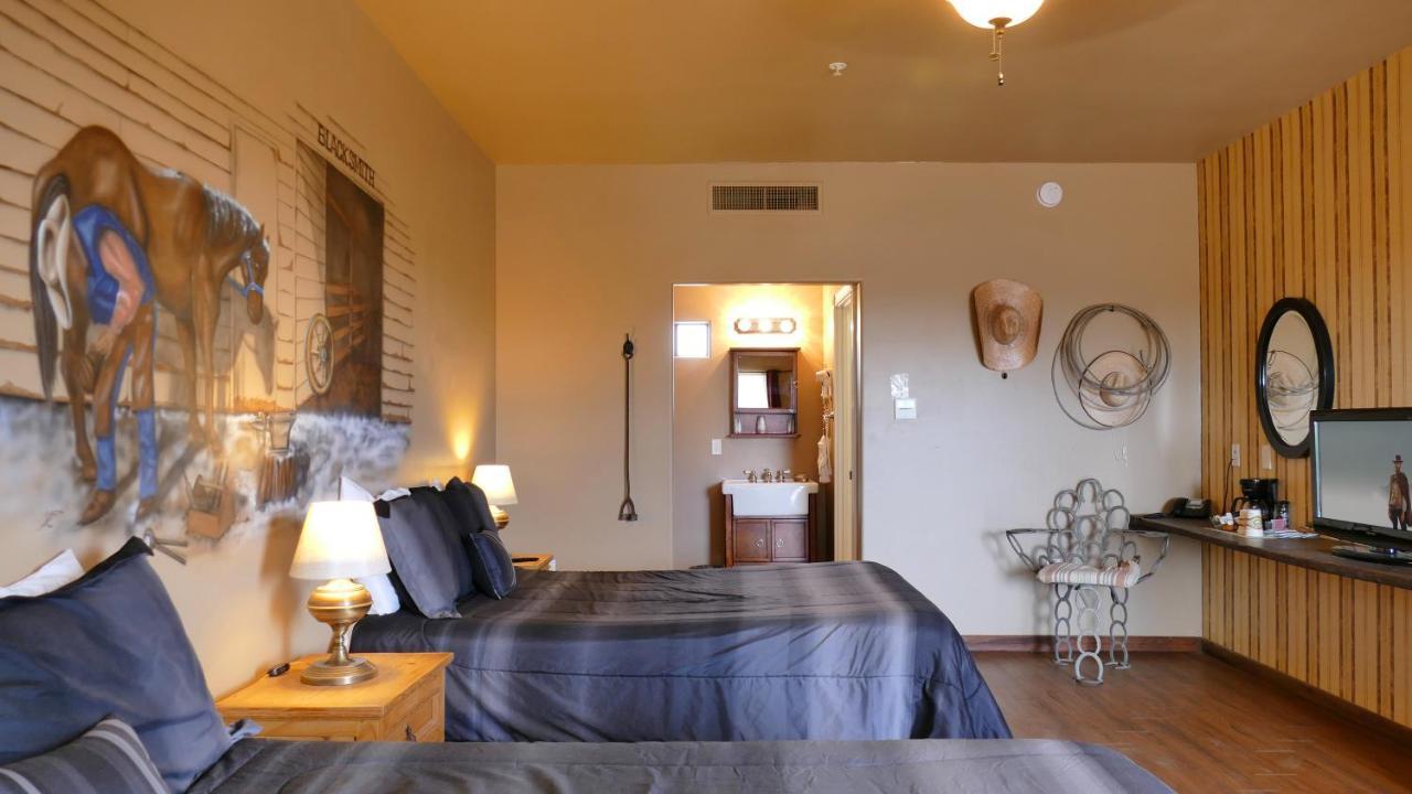 Monument Guest Ranch 4*