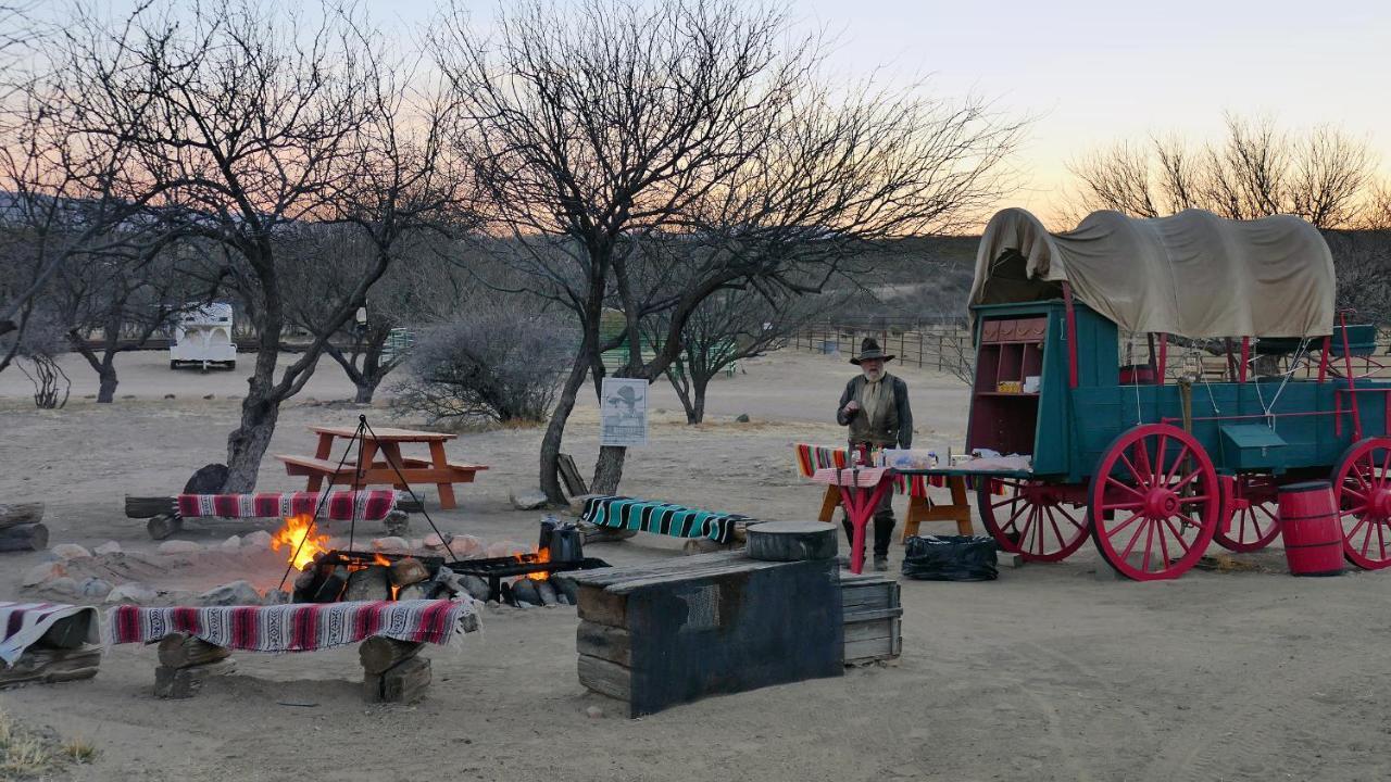 Resort Monument Guest Ranch Tombstone