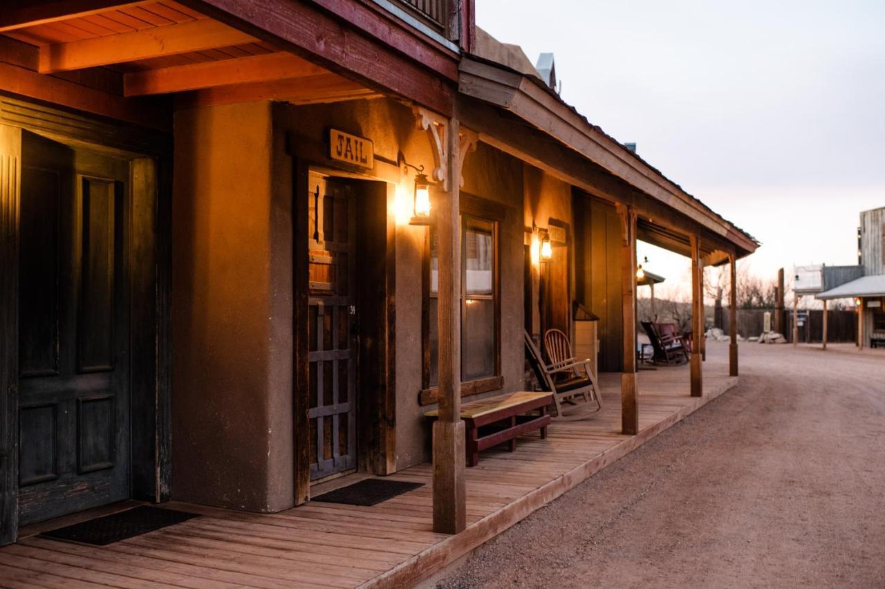 Resort Monument Guest Ranch 4*
