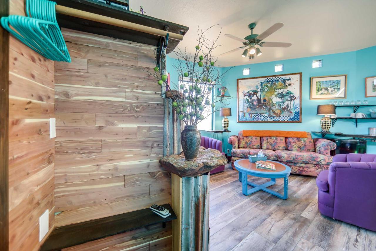 Apartment With Amazing View And On-site Hiking!