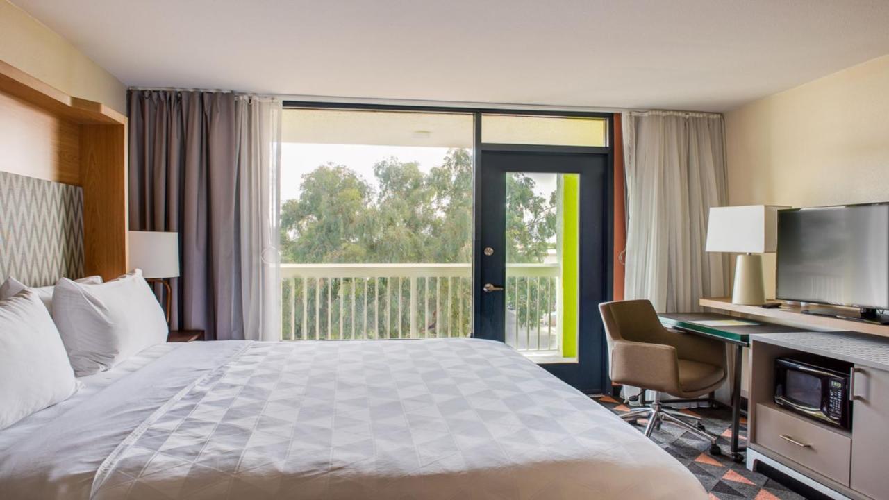 Phoenix-mesa Chandler By Ihg Hotel