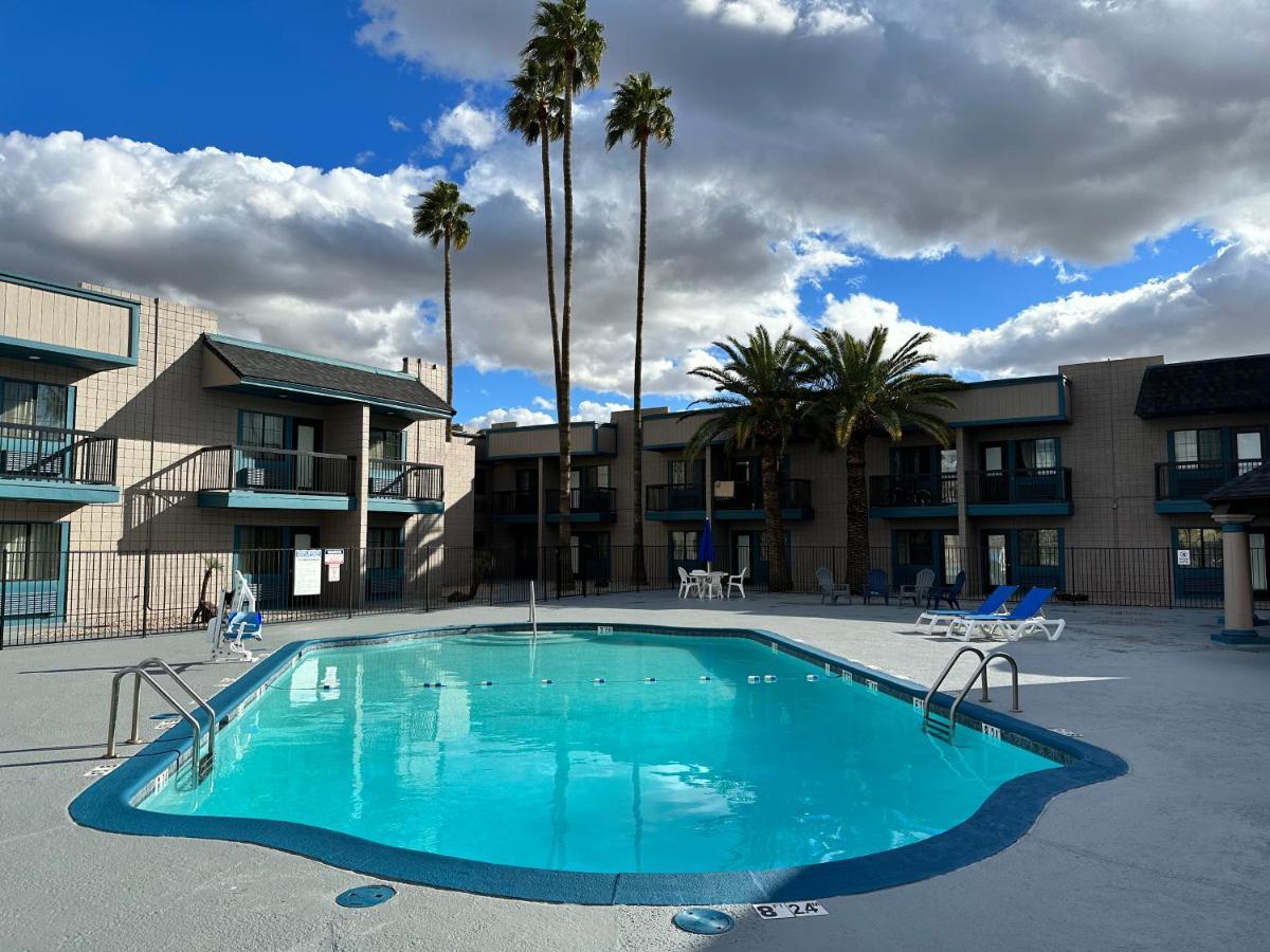 6 Az Near Downtown & Sloan Park Hotel