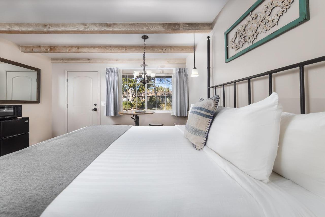 Sky Ranch Hotel