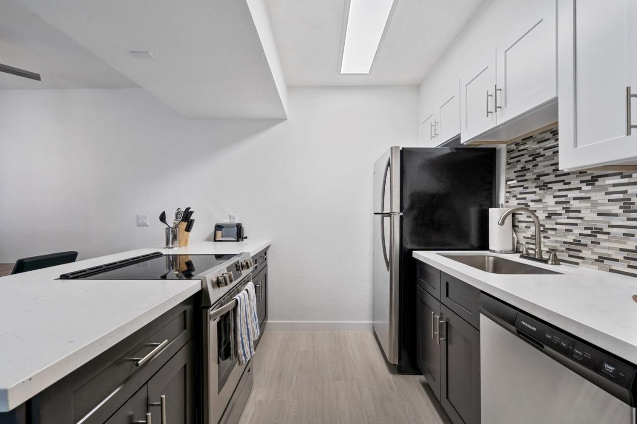 Apartment Newly Renovated 2br W Pool By Gia Phoenix