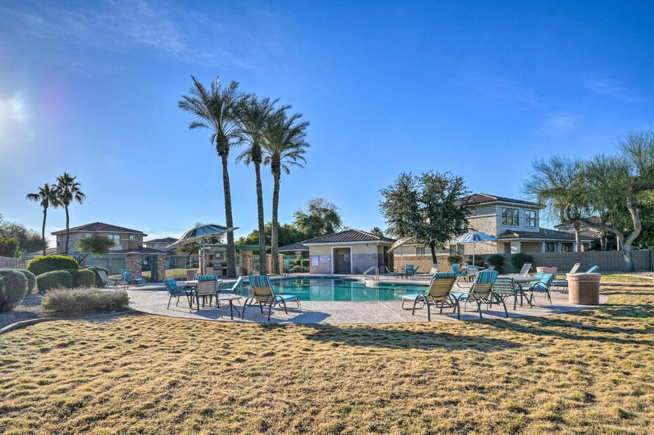 Desert Oasis Walk To Community Pool