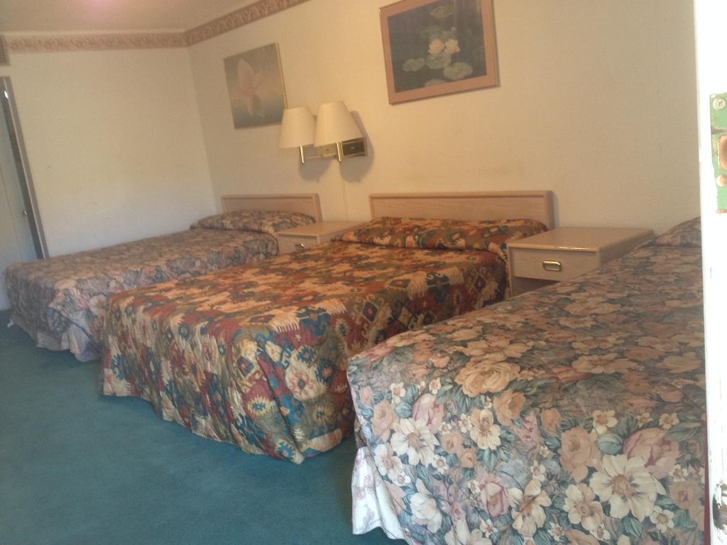 Economy Motel 2*