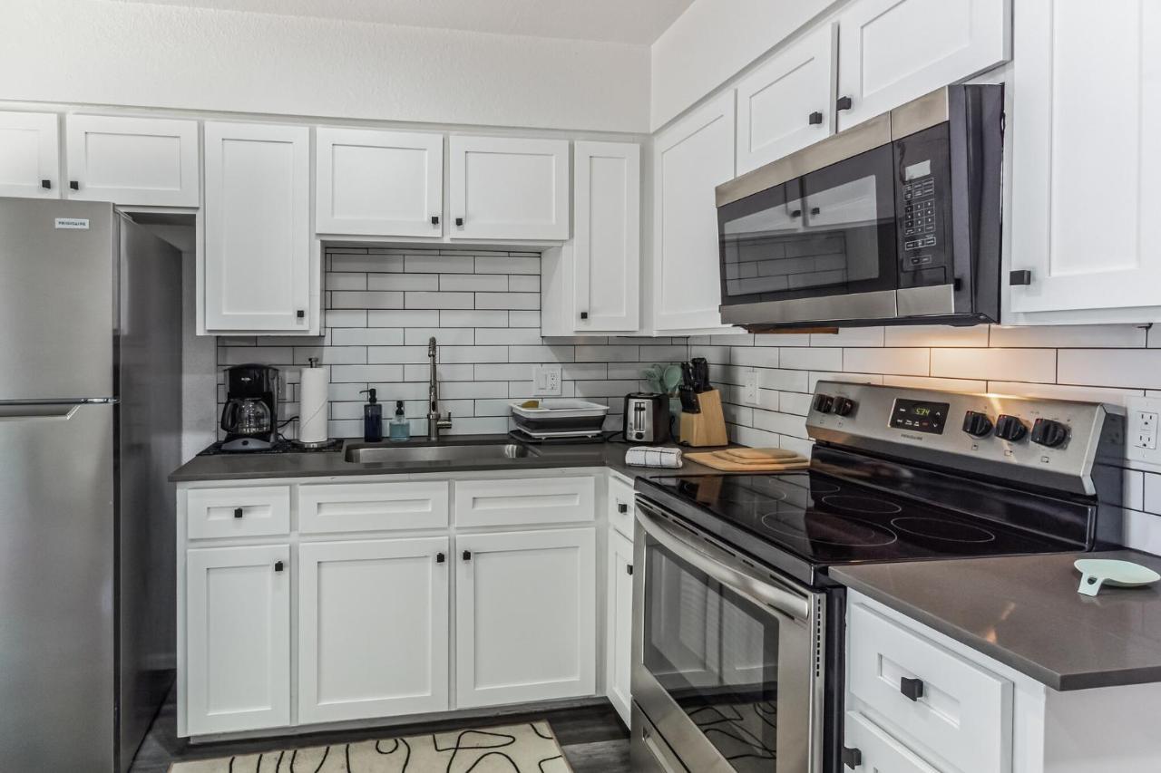 Updated In - Close To Sky Harbor And Asu Apartment