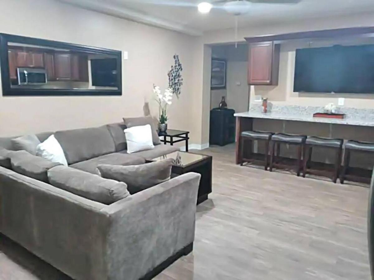Apartment Charming And Lovely Found In *