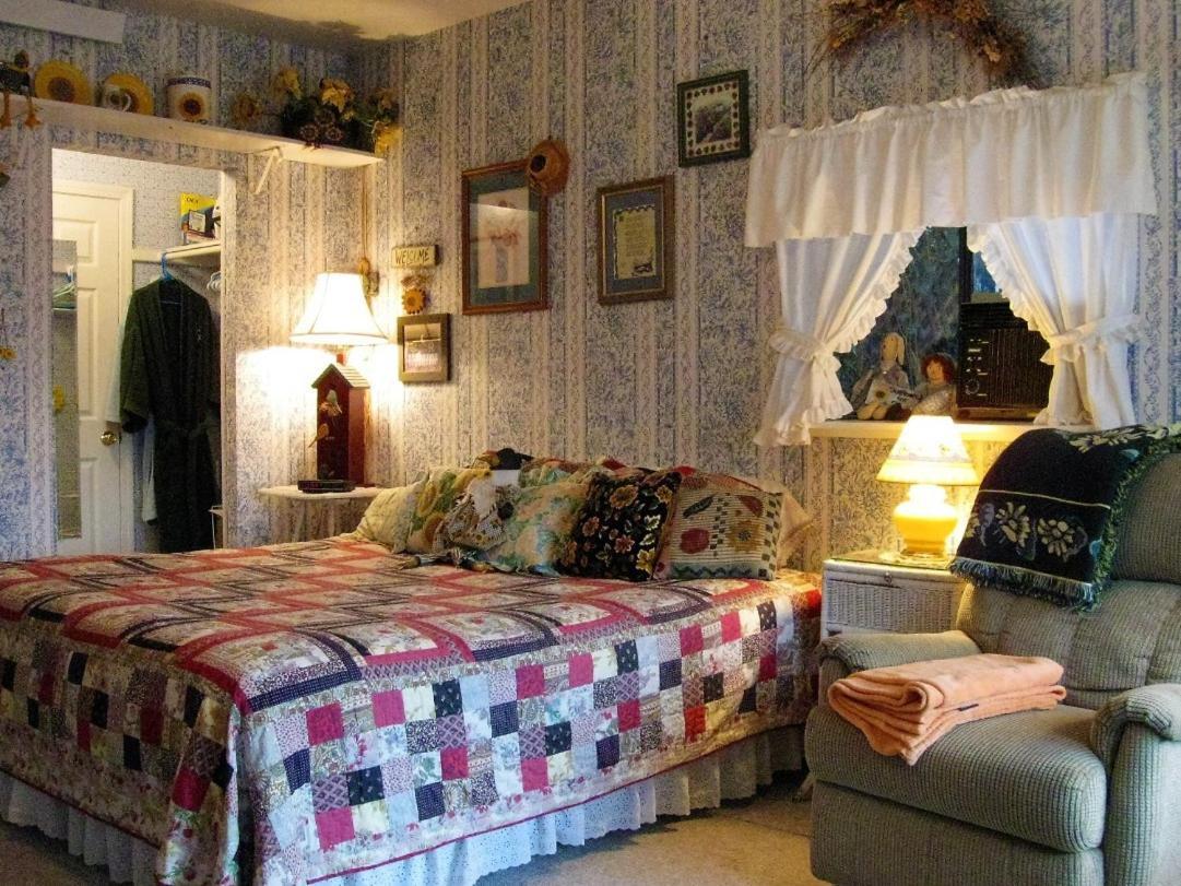 Sunflower - Cabin