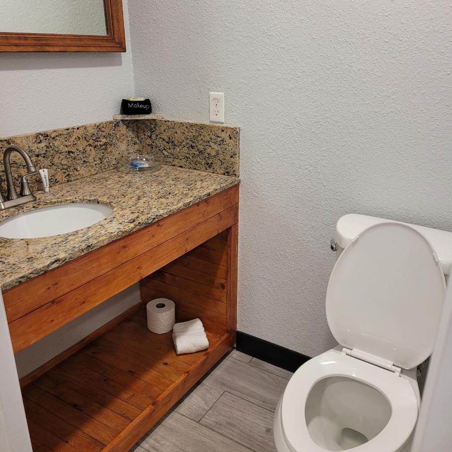 Hotel Pinetop Studio Suites