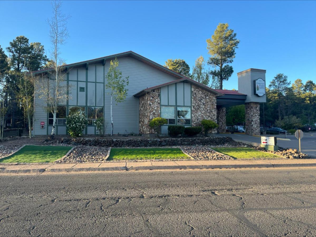 Pinetop Studio Suites Hotel 2*