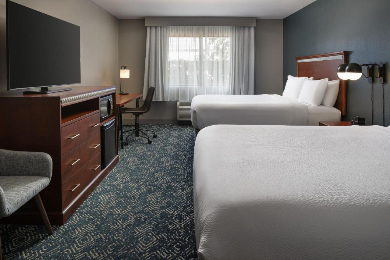 Four Points By Sheraton Airport 3*