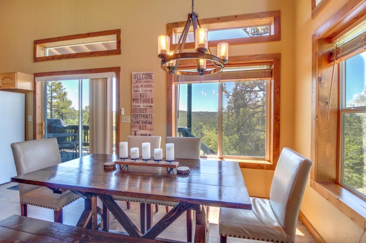 Hilltop Hideaway In Show With Mountain Views! Holiday home Show Low