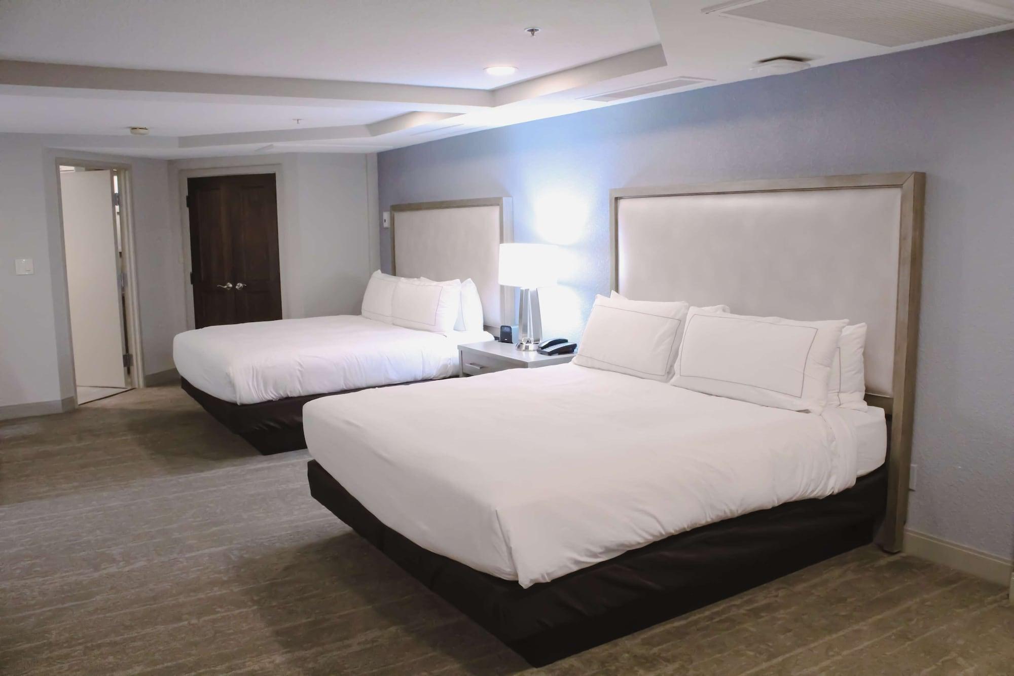 Doubletree By Hilton Phoenix 4*