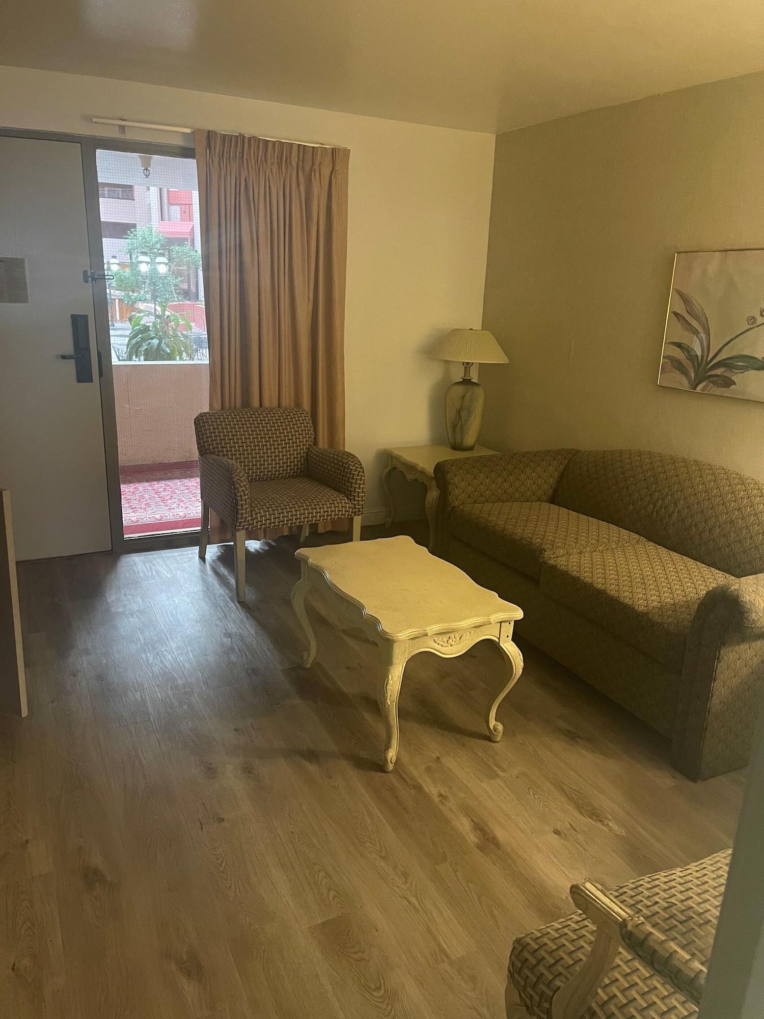 Hotel Ramada By Wyndham Viscount East