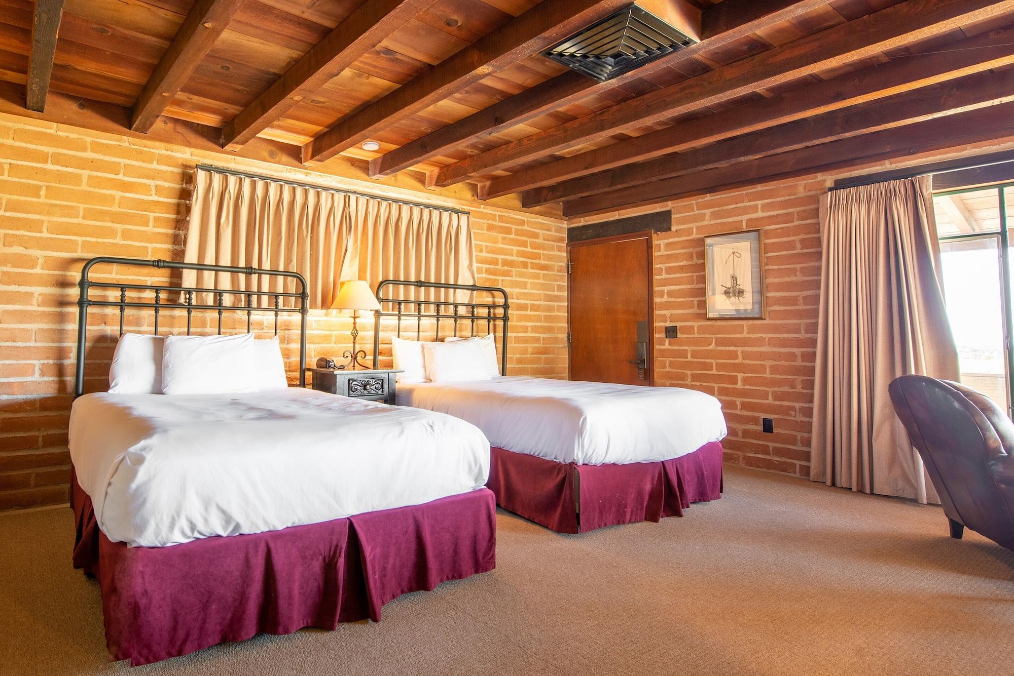 Tanque Guest Ranch Lodge *