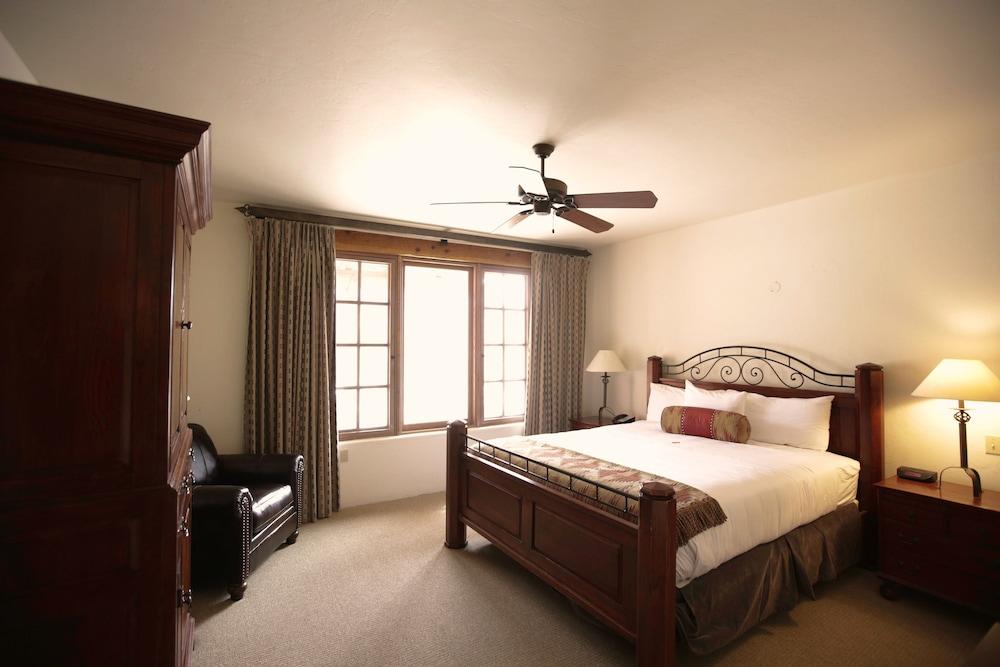 Tanque Guest Ranch Lodge