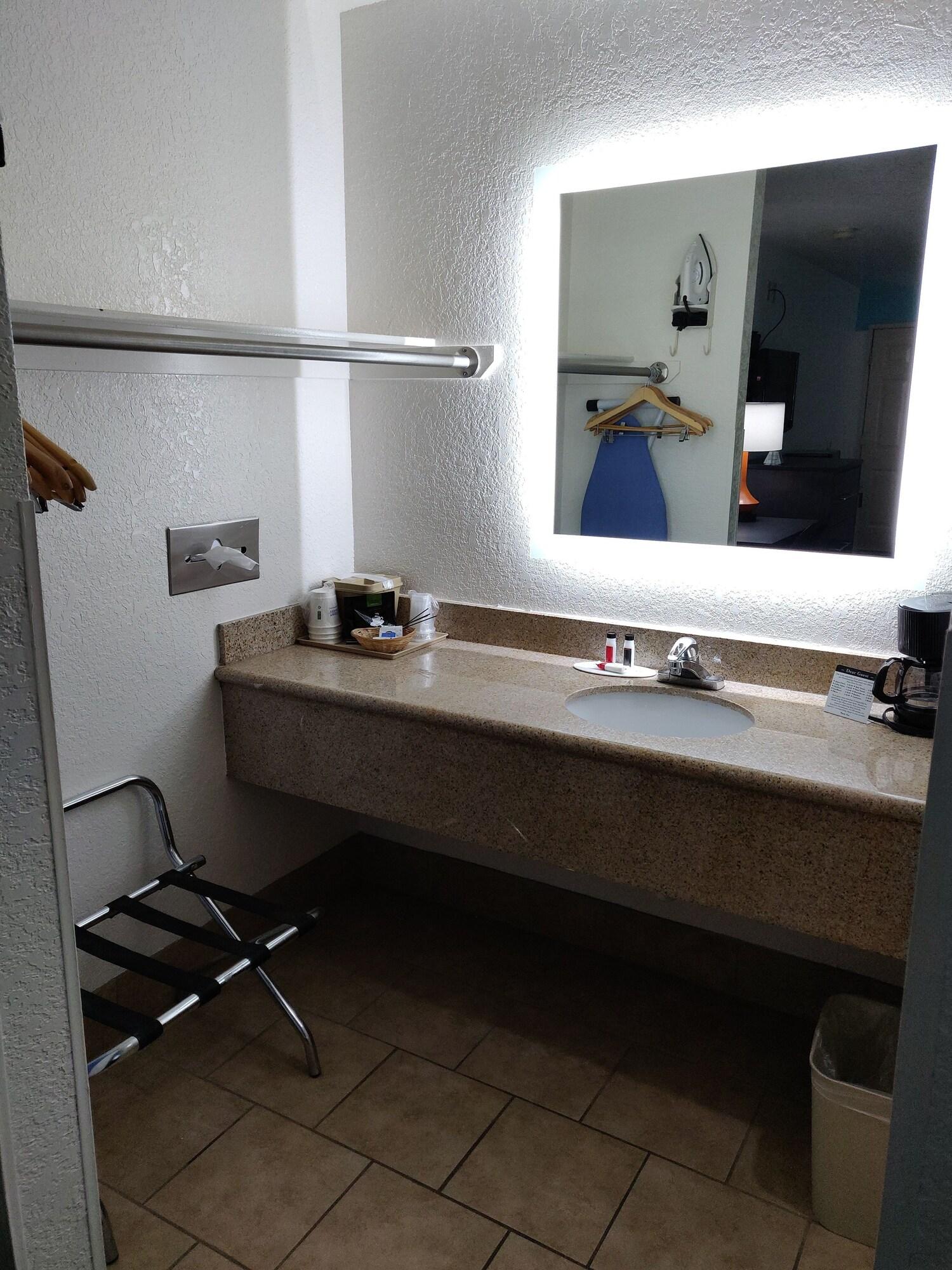 Hotel Howard Johnson By Wyndham 2*