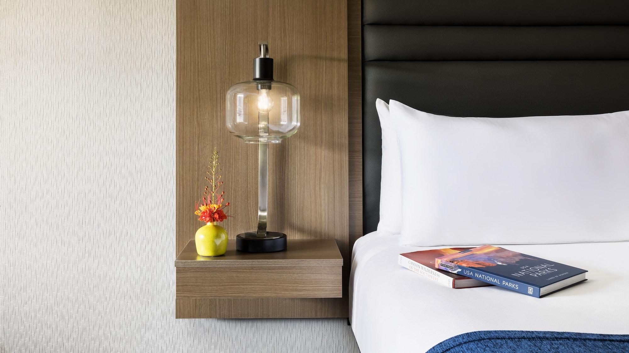 The Scottsdale Plaza & 4*