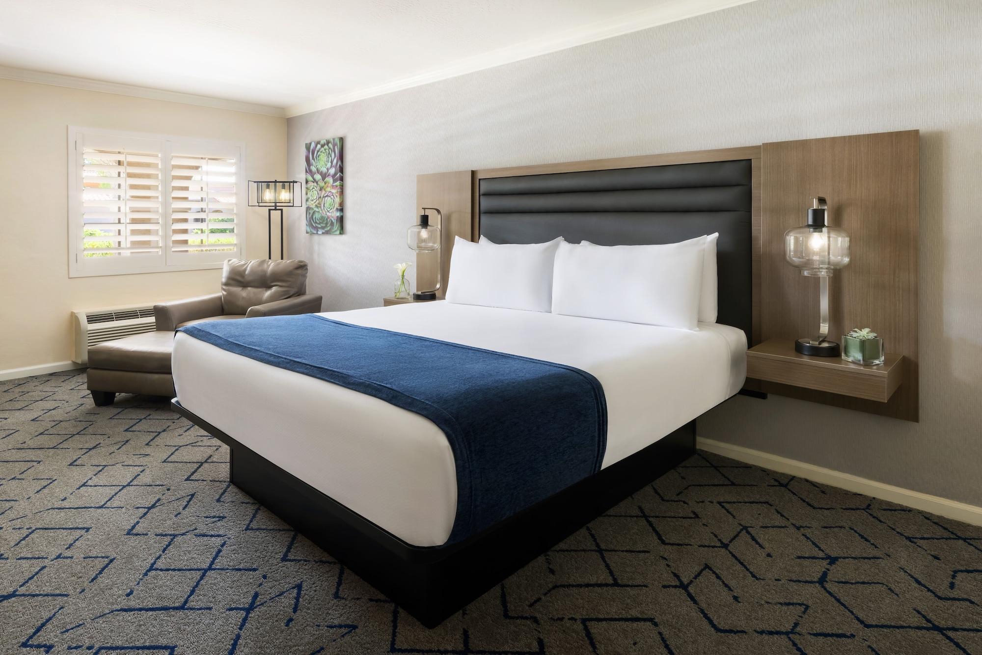 The Scottsdale Plaza & Resort