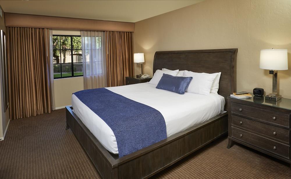 Resort The Scottsdale Plaza & 4*