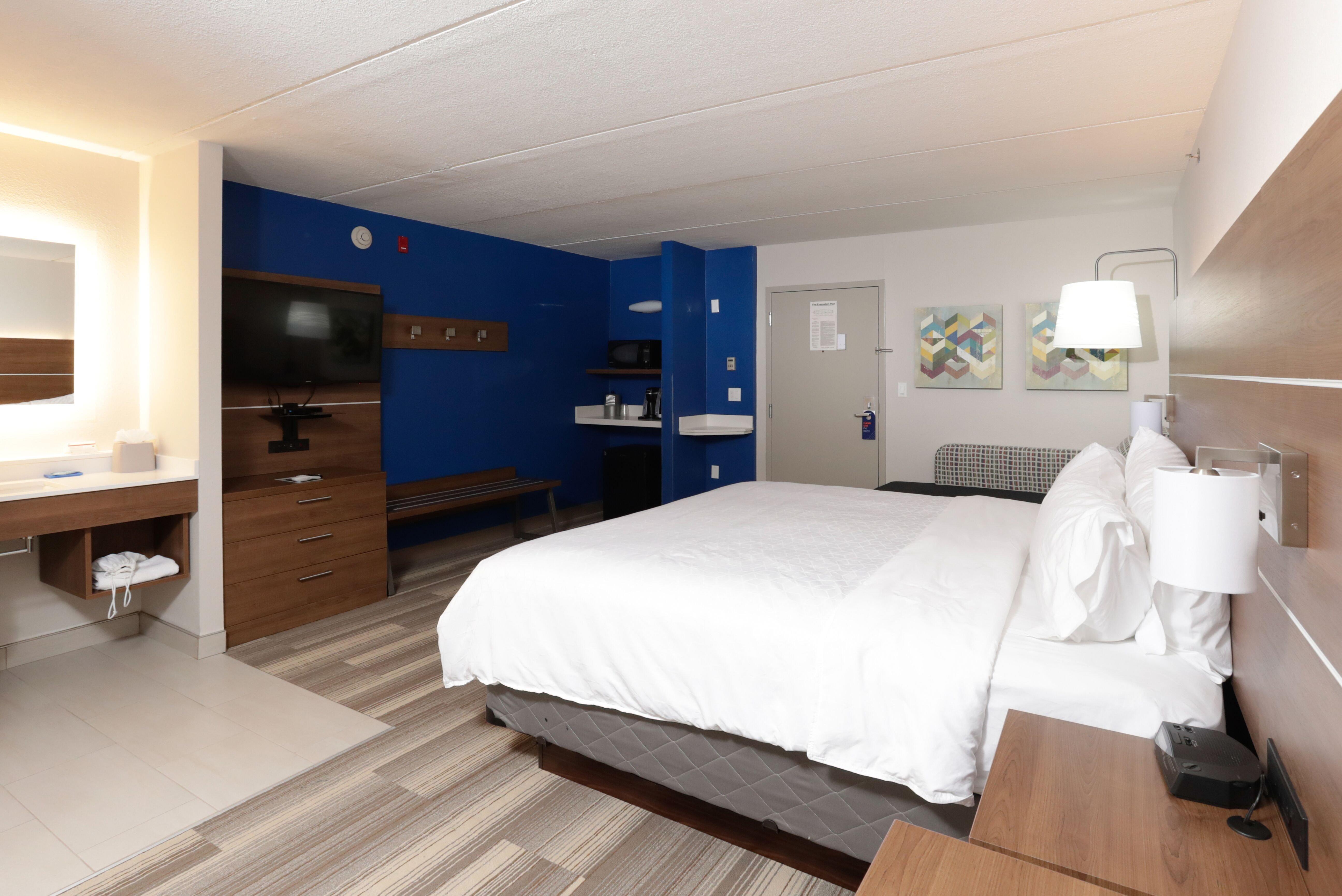 Express & By Ihg