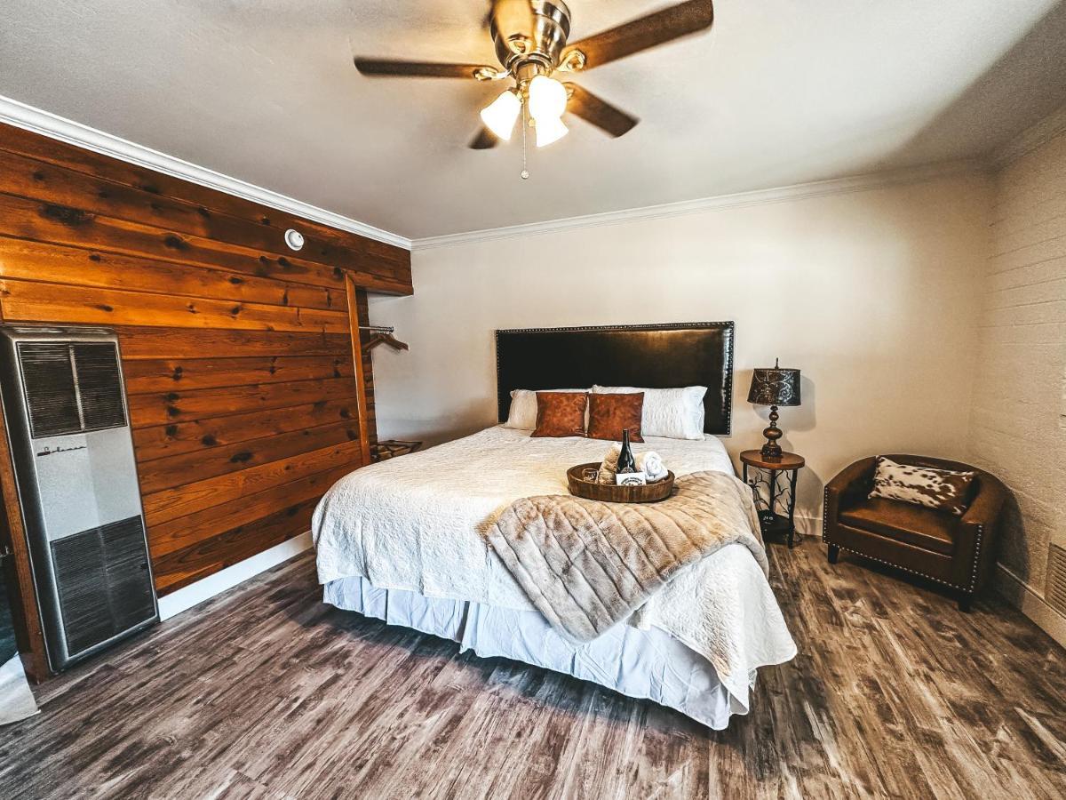Woody Mountain Bed & Breakfast *