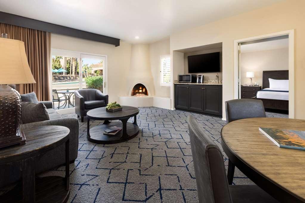 Resort The Scottsdale Plaza & 4*