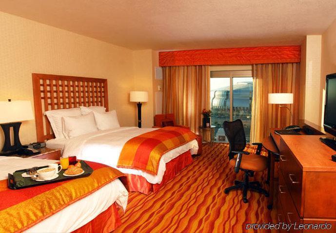 Hotel Renaissance Phoenix & Conference Center 4*