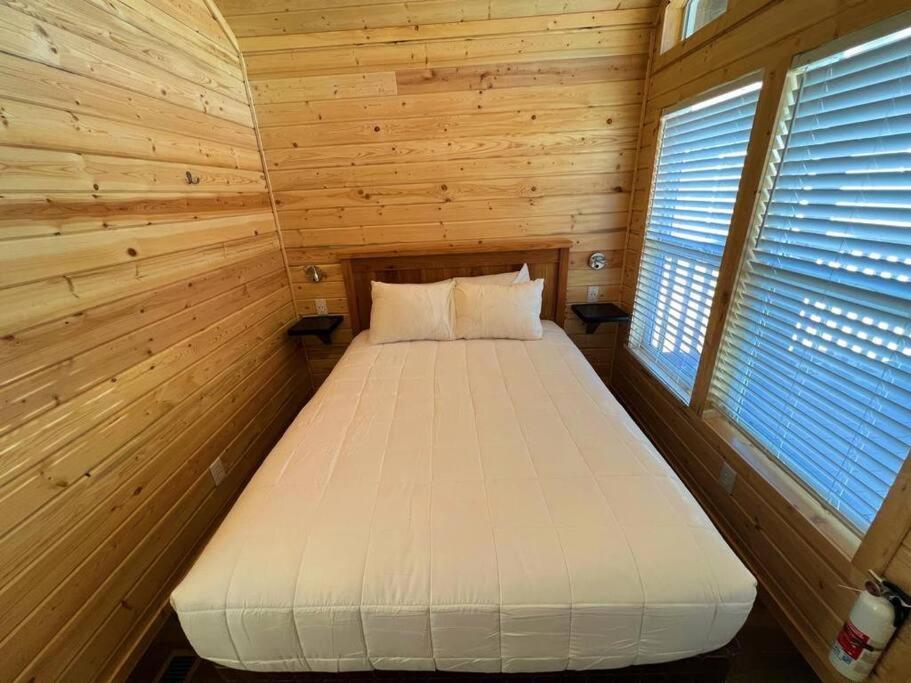 066 South Rim Grand Canyon Tiny Sleeps 8 Valle