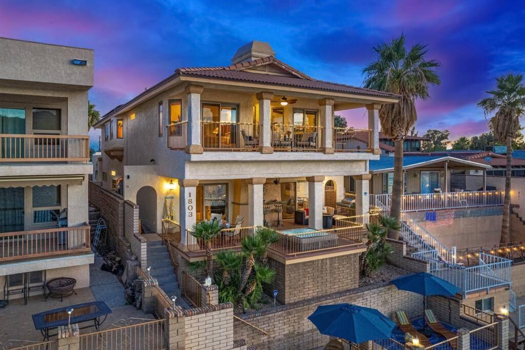 Riverfront Gem, Spa, Games, Bbq, Pet-friendly! Bullhead City