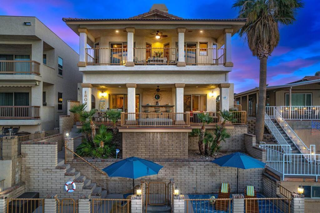 Holiday home Riverfront Gem, Spa, Games, Bbq, Pet-friendly! Bullhead City