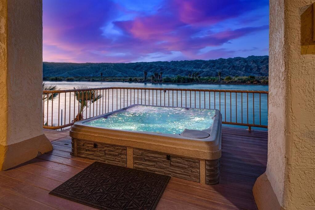 Holiday home Riverfront Gem, Spa, Games, Bbq, Pet-friendly! Bullhead City