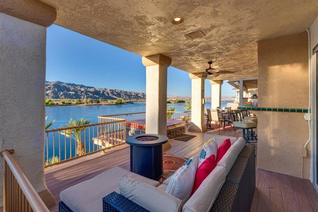 Riverfront Gem, Spa, Games, Bbq, Pet-friendly! Holiday home
