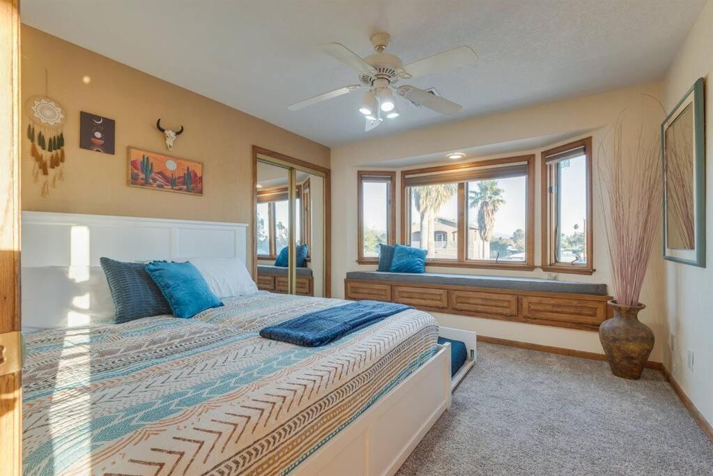 Riverfront Gem, Spa, Games, Bbq, Pet-friendly! * Bullhead City