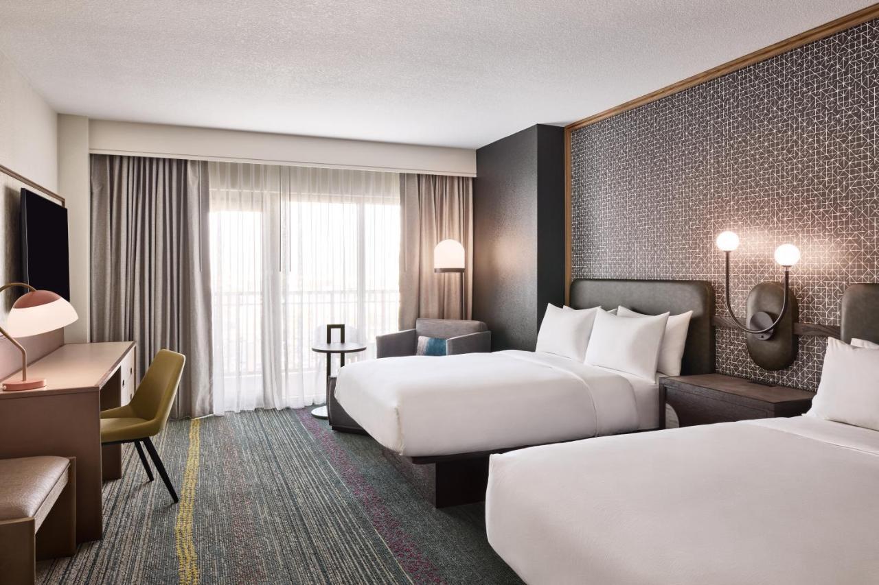 Renaissance Phoenix & Conference Center Hotel