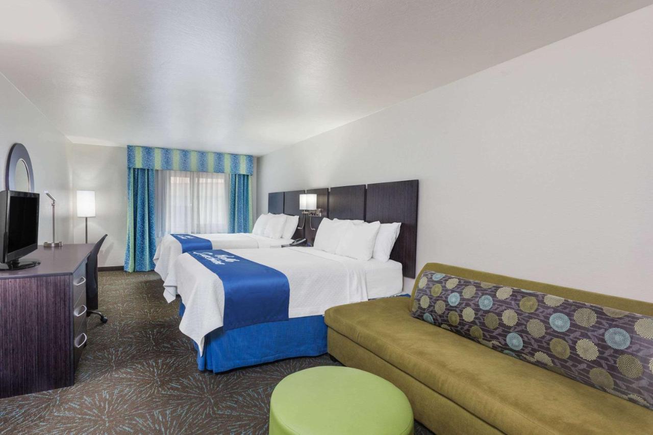 Days & By Wyndham East Hotel 3*