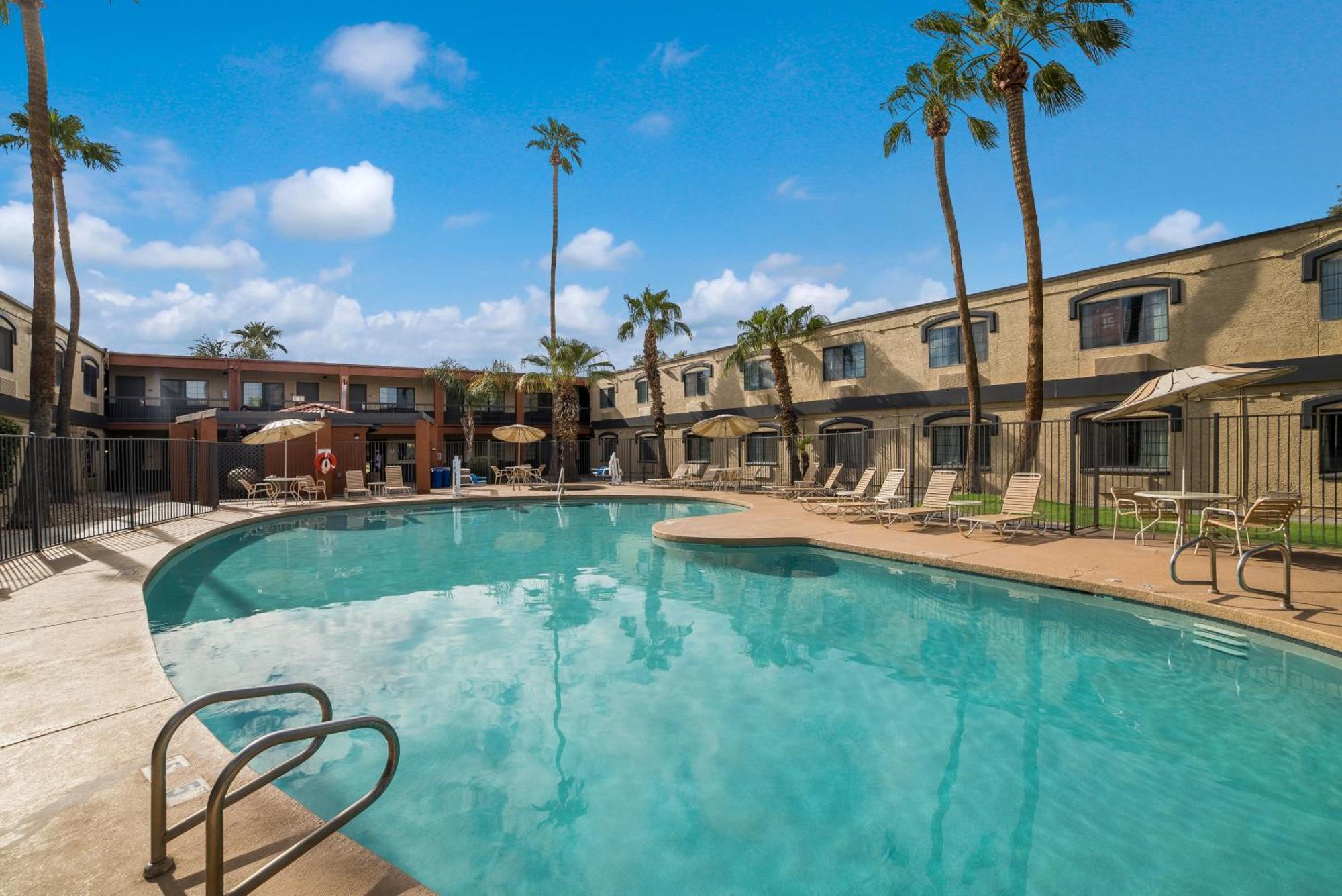 Quality & - Phoenix West 2* Goodyear