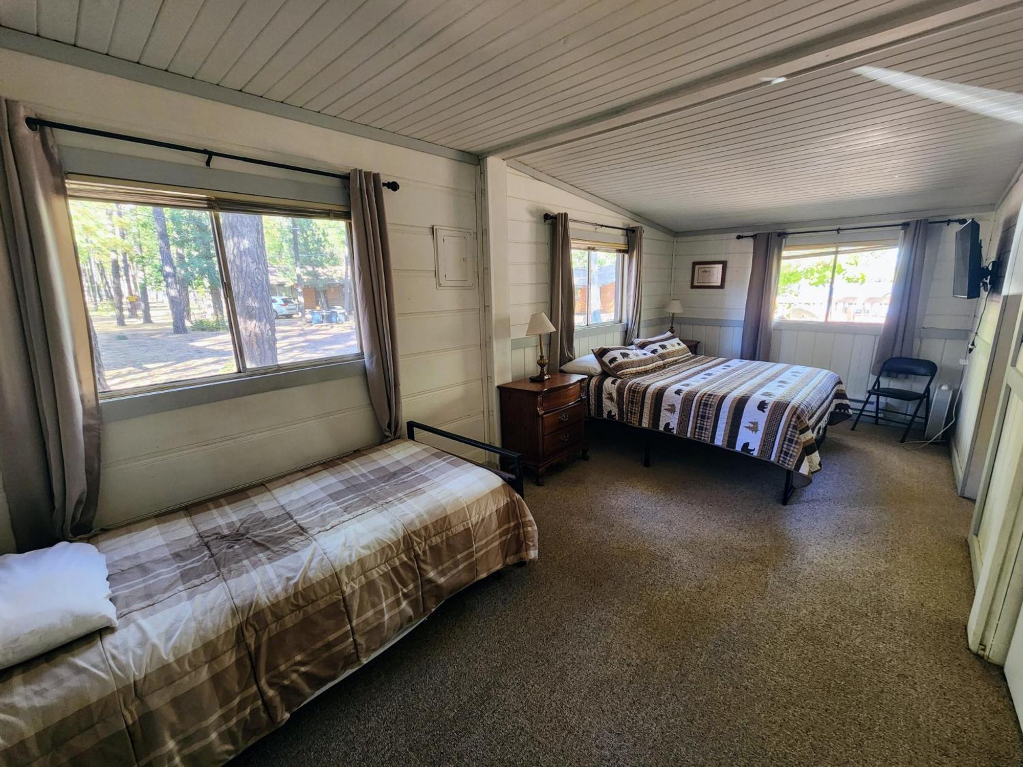 Inn Lazy Oaks 2*