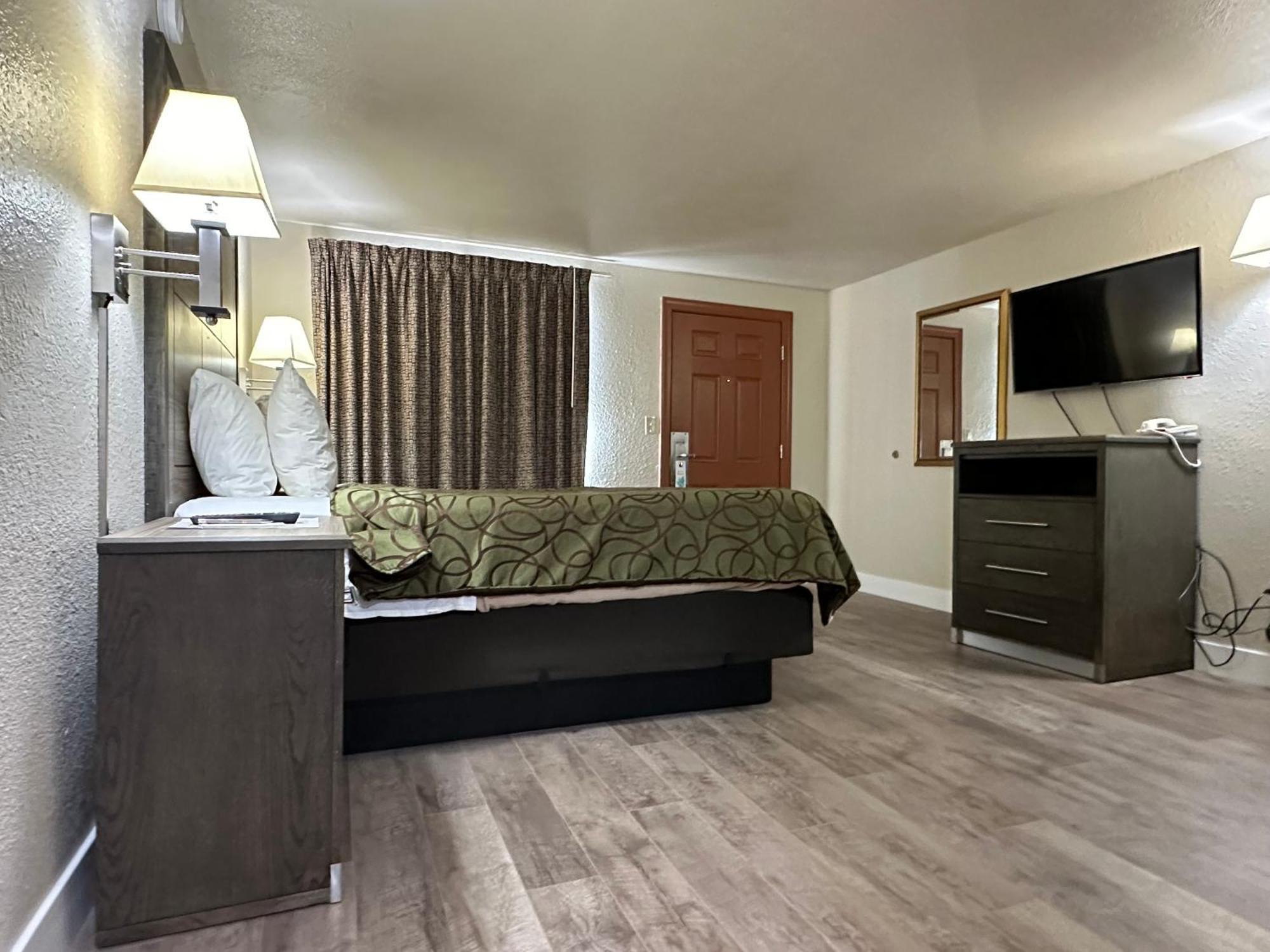 Motel In The Pines 2*