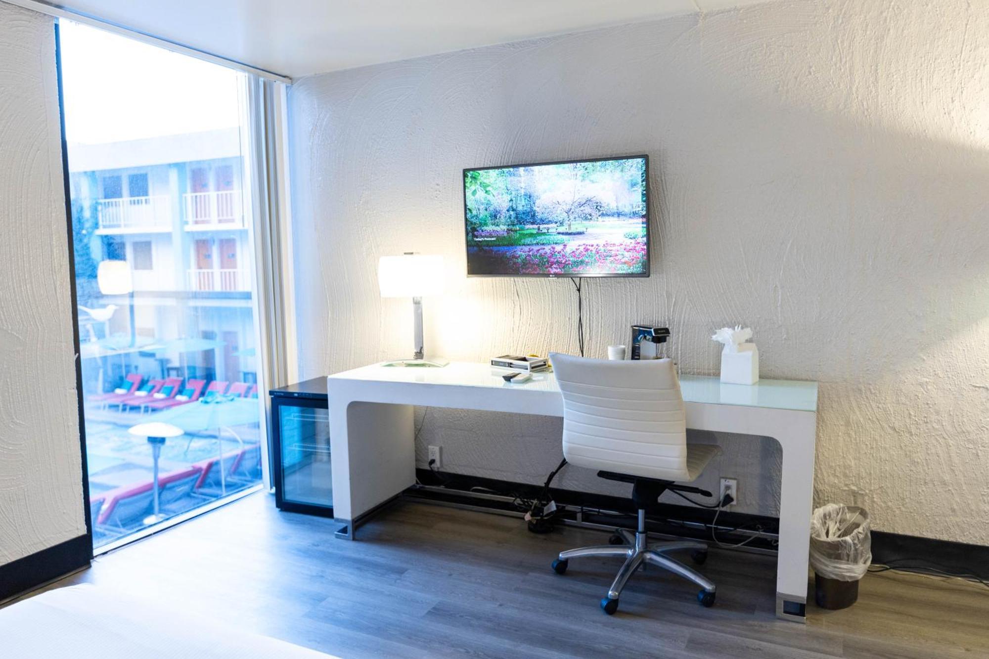 The Clarendon And (adults Only) 4* Phoenix