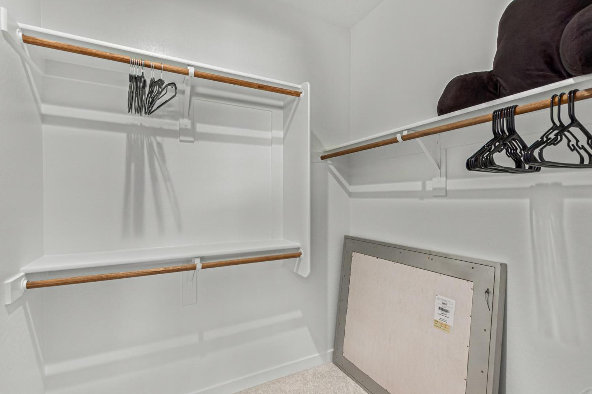 At Your Service - Modern Amenities, Urban Location, Sophisticated Style Apartment