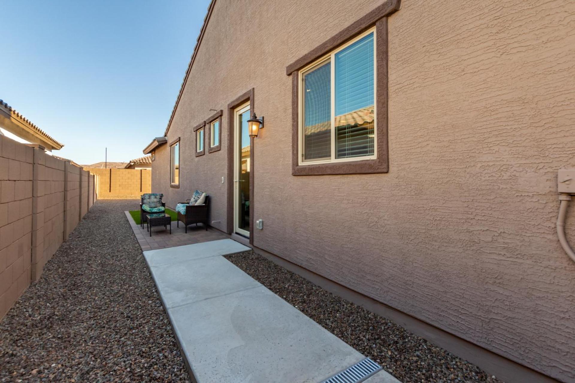 At Your Service - Modern Amenities, Urban Location, Sophisticated Style Apartment Phoenix