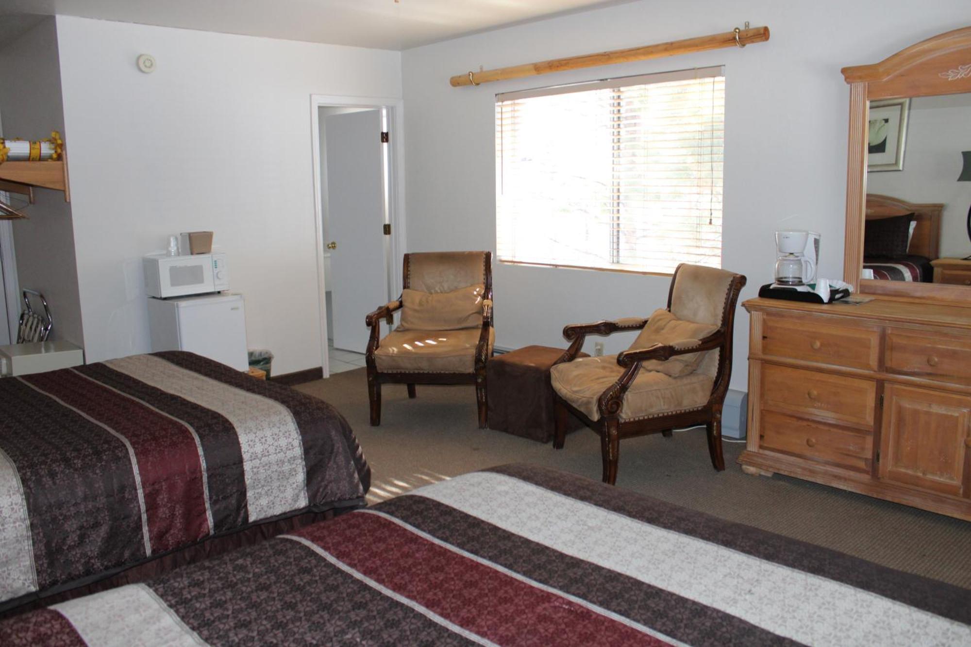 Edelweiss Hotel *