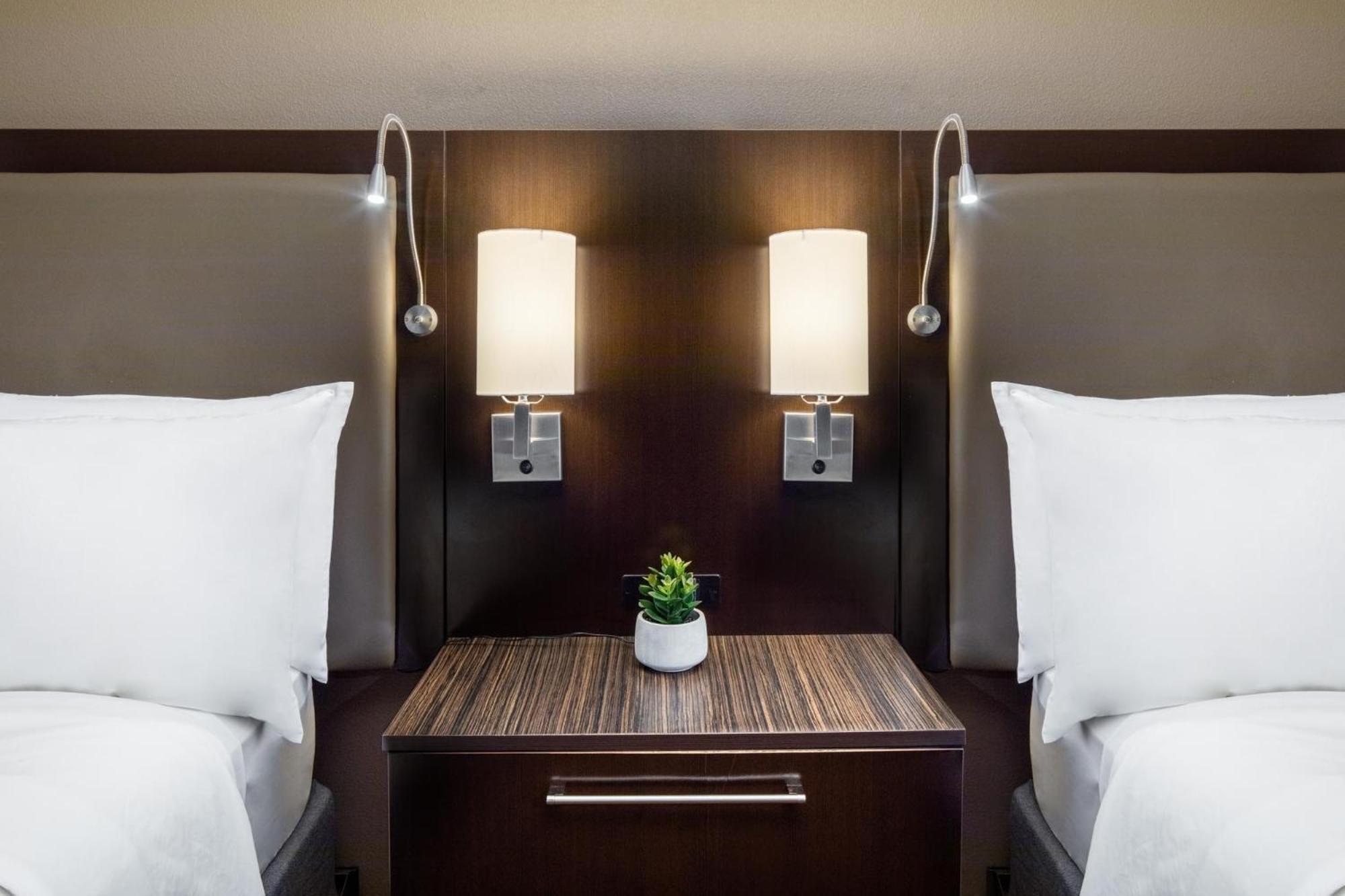 Hotel And Airport North By Ihg Phoenix