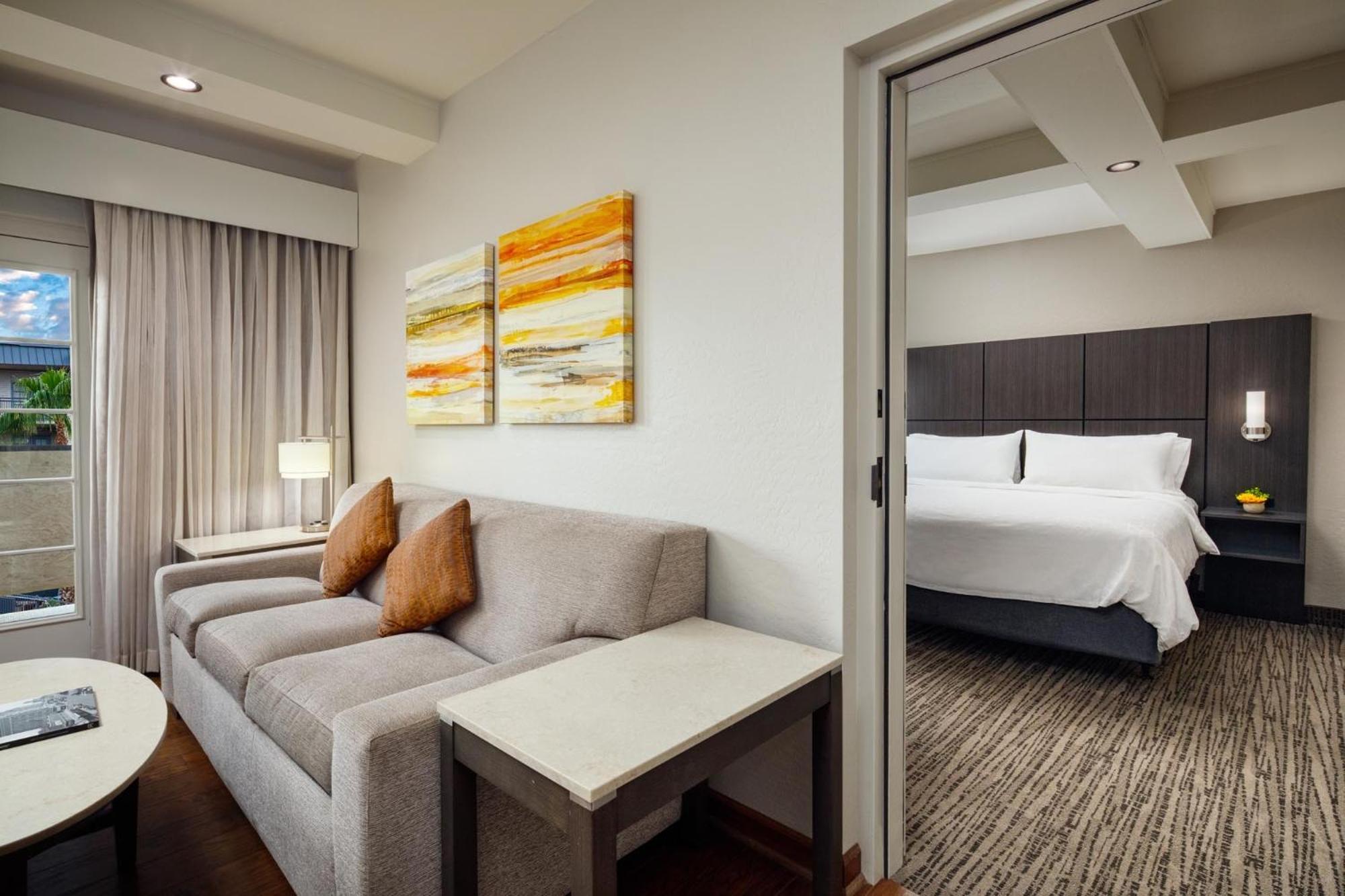 Hotel And Airport North By Ihg