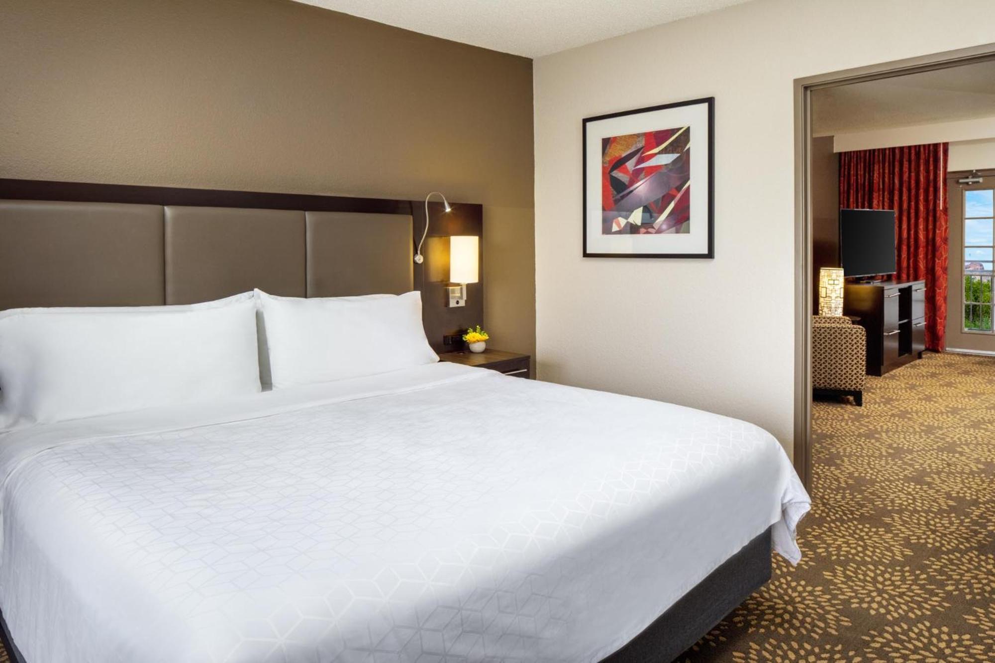Hotel And Airport North By Ihg 3*