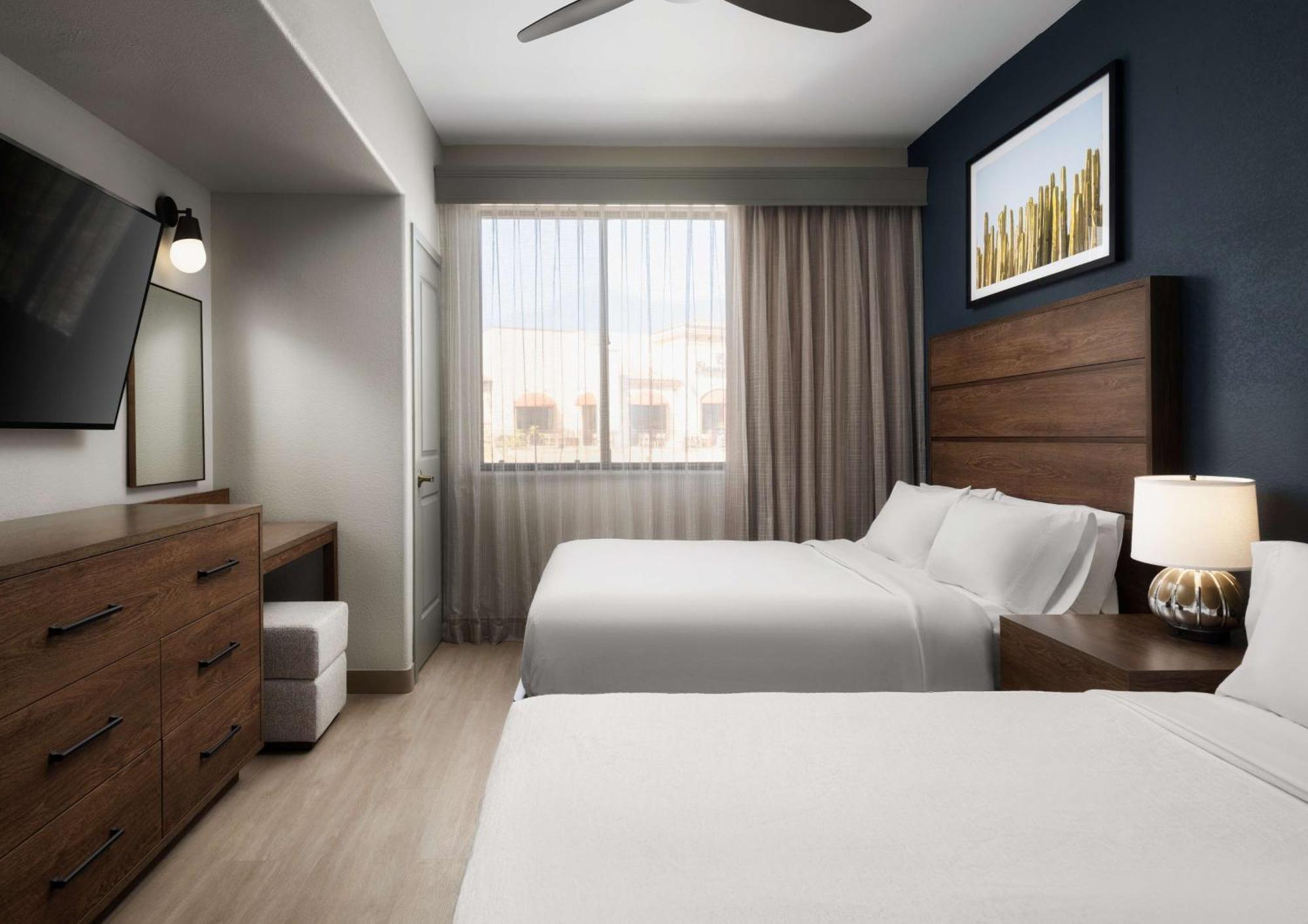Embassy - Paloma Village Hotel