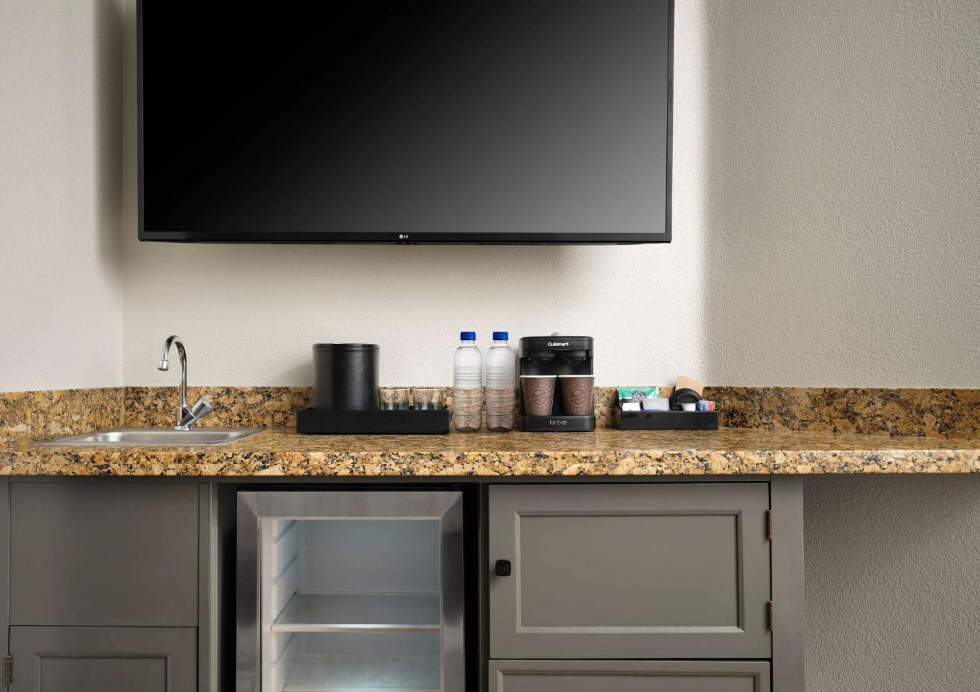 Embassy Tucson - Paloma Village 4*