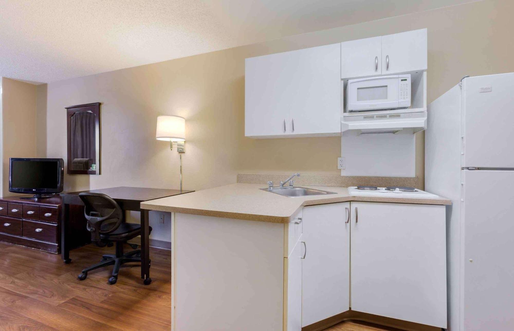 Extended America - - Airport Hotel